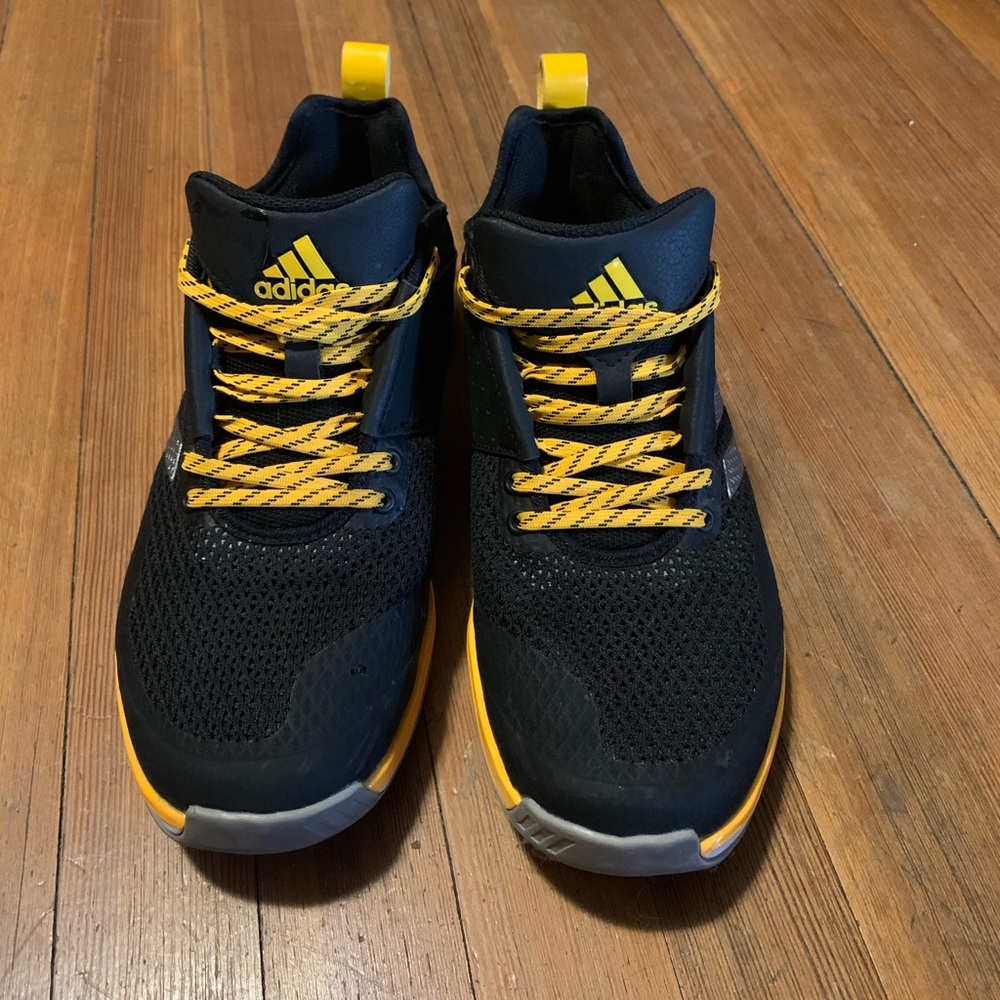 Good condition adidas sneakers
